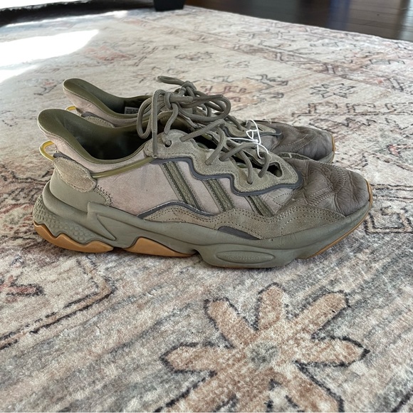 Adidas Originals OZWEEGO 'TRACE CARGO' Sneakers in Green Men’s Size 9.5 GUC - Picture 4 of 13